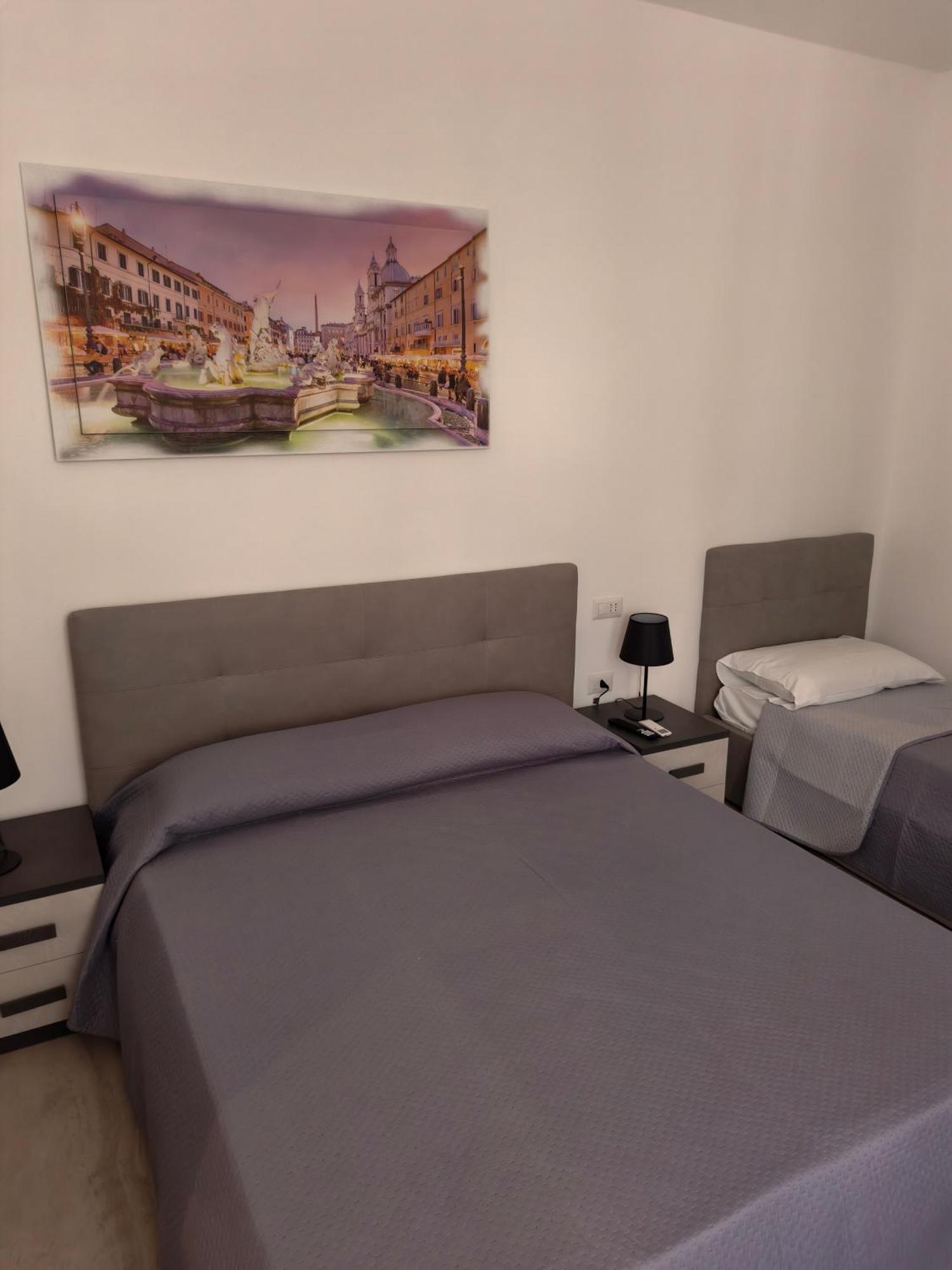 Jadore Monic, Rome